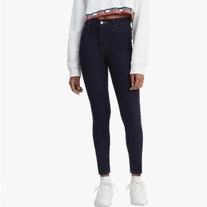 NWT Levi’s 720 High-Rise Super Skinny
